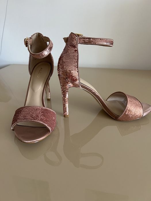 Vand sandale elegante , cu paiete  auriu roze, Aldo
