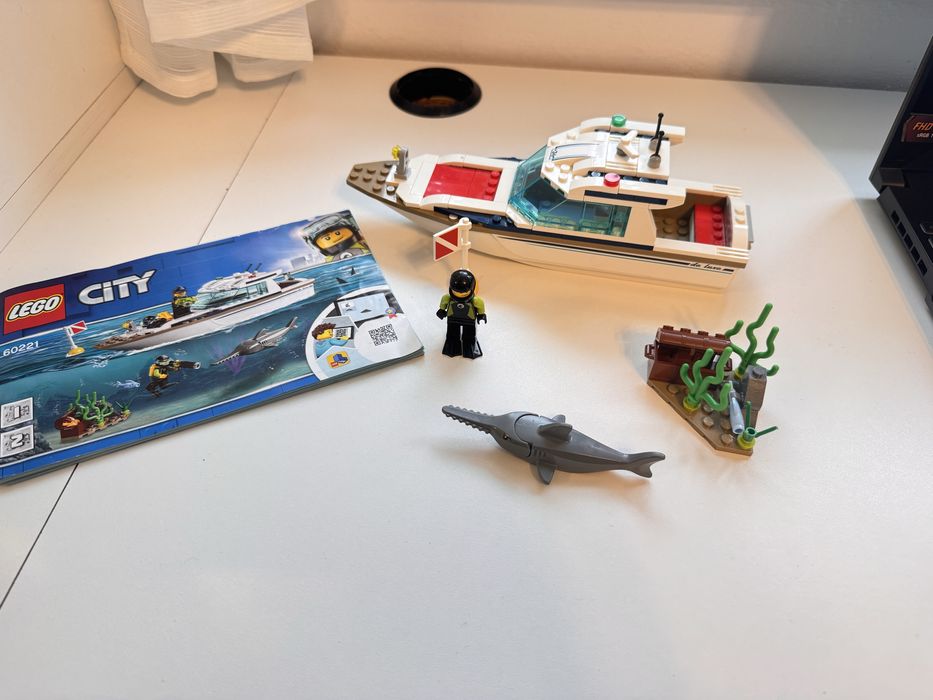 Lego City 60221