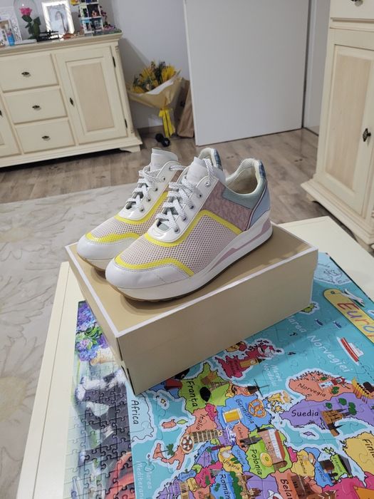 Michael Kors marimea 41