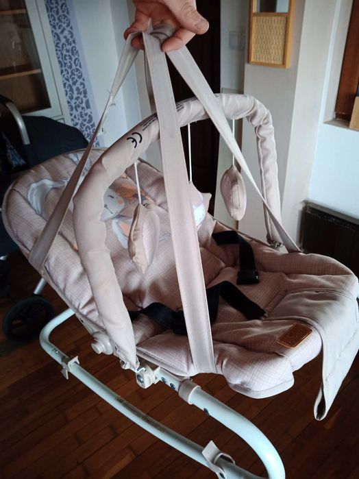 Бебешки шезлонг - люлеещ се стол - бебешка люлка