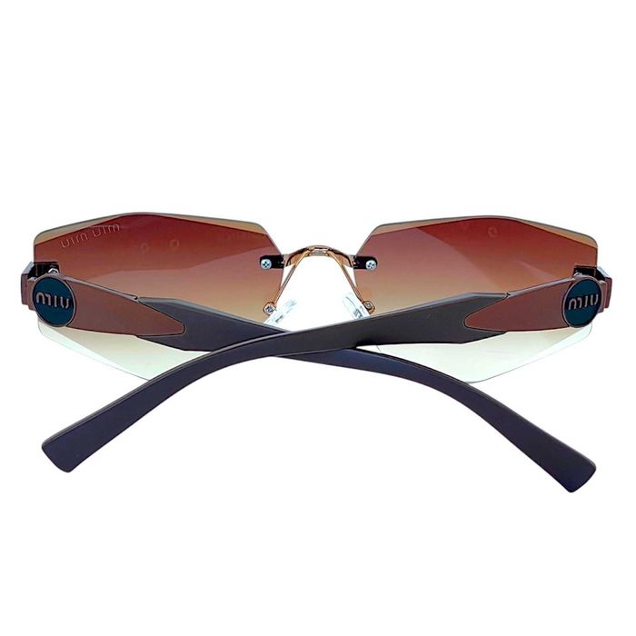 Miu Miu 2026 дамски слънчеви очила –ромбоидни фасетирани стъкла UV400