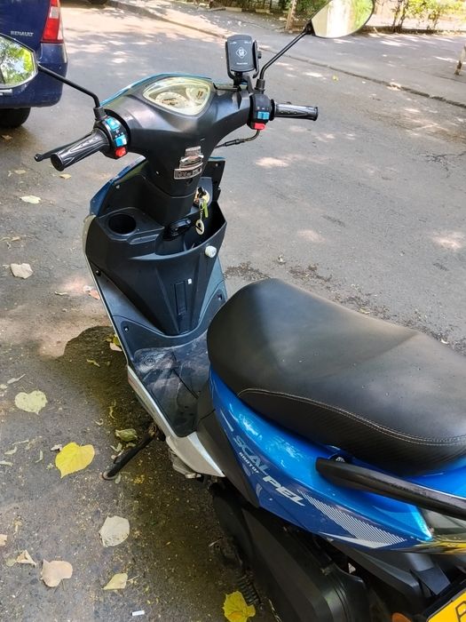 Vând scuter Barton Scalpel 49cc