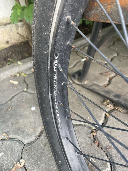 Vand sau schimb bicicleta bmx cu roti salt