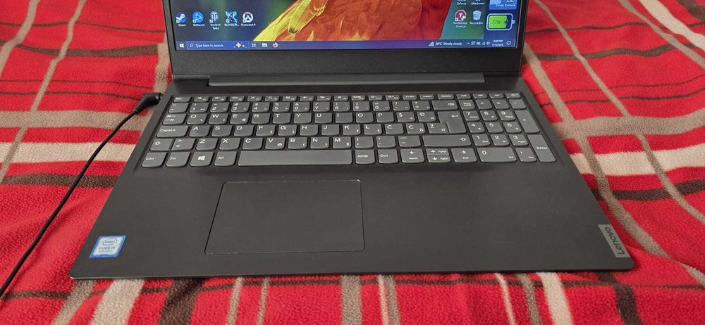 Laptop Lenovo IdeaPad S145 i5-8265U Whiskey Lake, 15.6" Full HD 4GB, 256GB SSD
