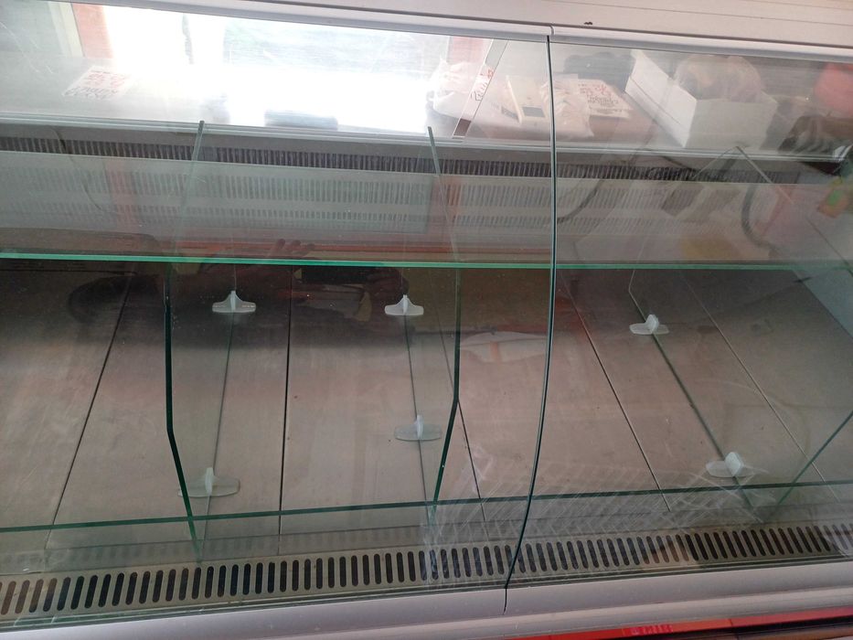 Хоризонтални  хладилни витрини 2 бр.
