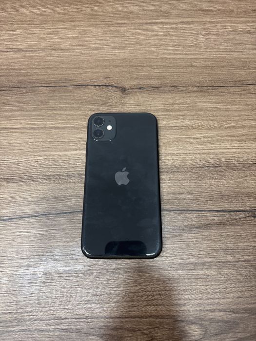 Iphone 11, baterie 82%, 64GB memorie, utilizat, in stare buna + 2 huse