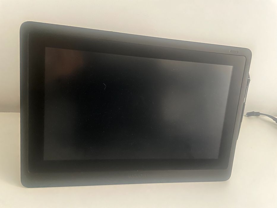 Tableta Grafica Wacom Cintiq 16 inch + Stand ajustabil