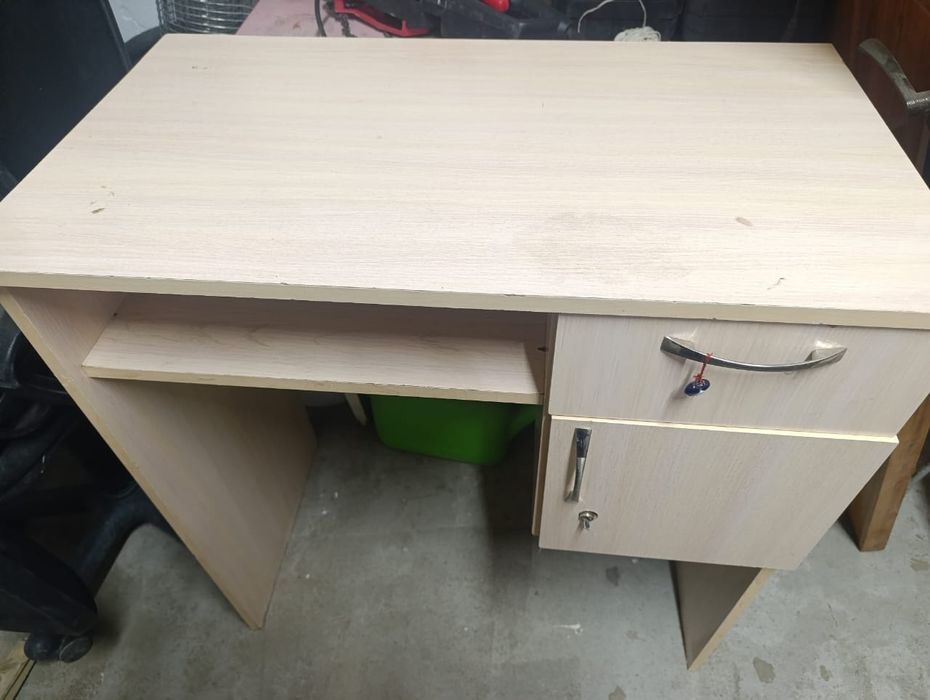 Продам письменный стол