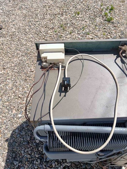 Хладилник 12V / 220V / 240V / 54L подходящ за квмпер / каравана