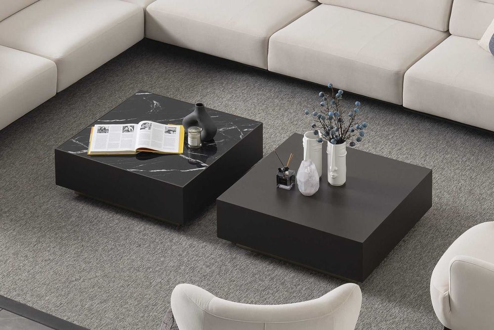 Чисто нова дизайнерска маса Saloni