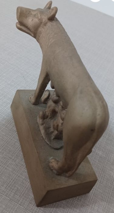 statueta Lupa Capitolina / Lupoaica cu Romulus și Remus