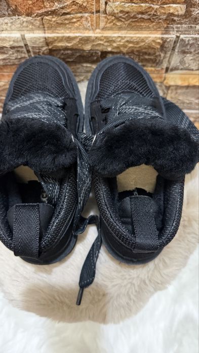UGG Lowmel, Nou cu etichetă, mărimea 38