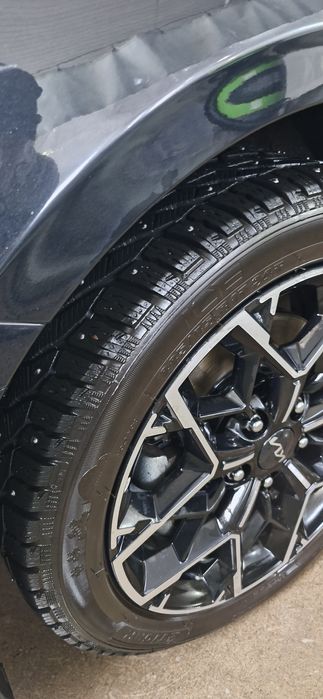 Шины зимние, шипы, 225/45/17