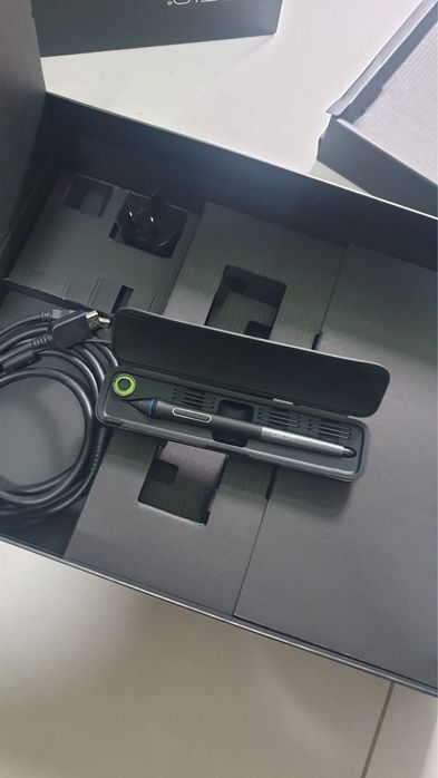 Wacom Cintiq 13HD Creative Pen Display