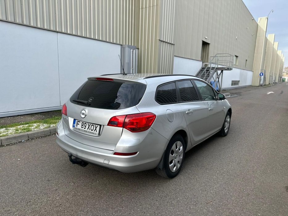 Vand opel astra j an 2012 motor 1.6 benzina +GPL