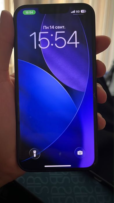 Продам Iphone 13