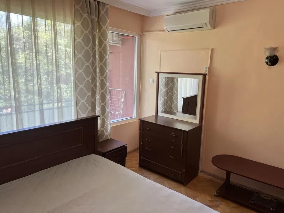 Дава се под наем Тристаен апартамент в Пловдив, Център - 55 кв.м за 350 € - Снимка #2