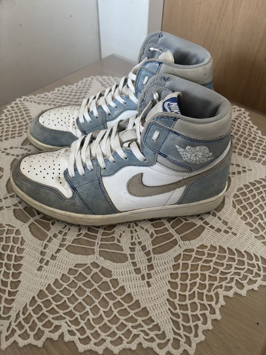 Обувки Nike Air Jordan 1 Retro High OG Hyper Royale