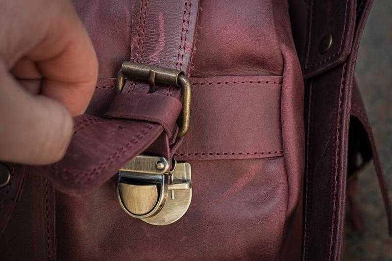 Geantă din piele naturală. Geantă de voiaj