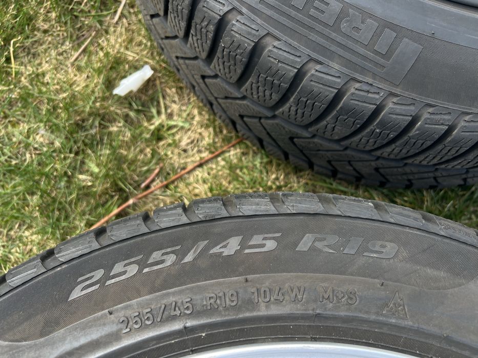 Jante R 19  TESLA cu anvelope de iarna ca noi 255/45/19 Dot 2023