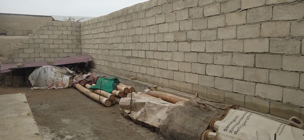 Qurilishi tugallanmagan  uchastka  sotiladi