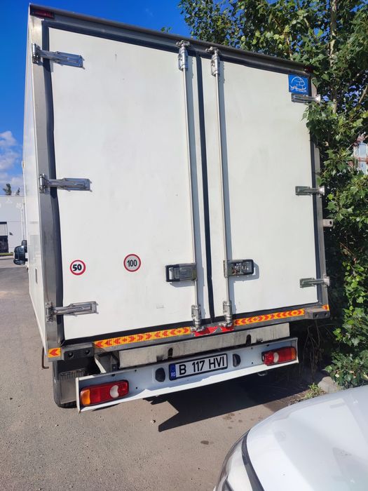 Închirieri dube frigorifice sau simple