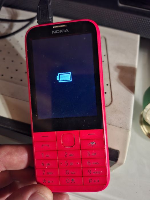 Продавам телефон Nokia2204g