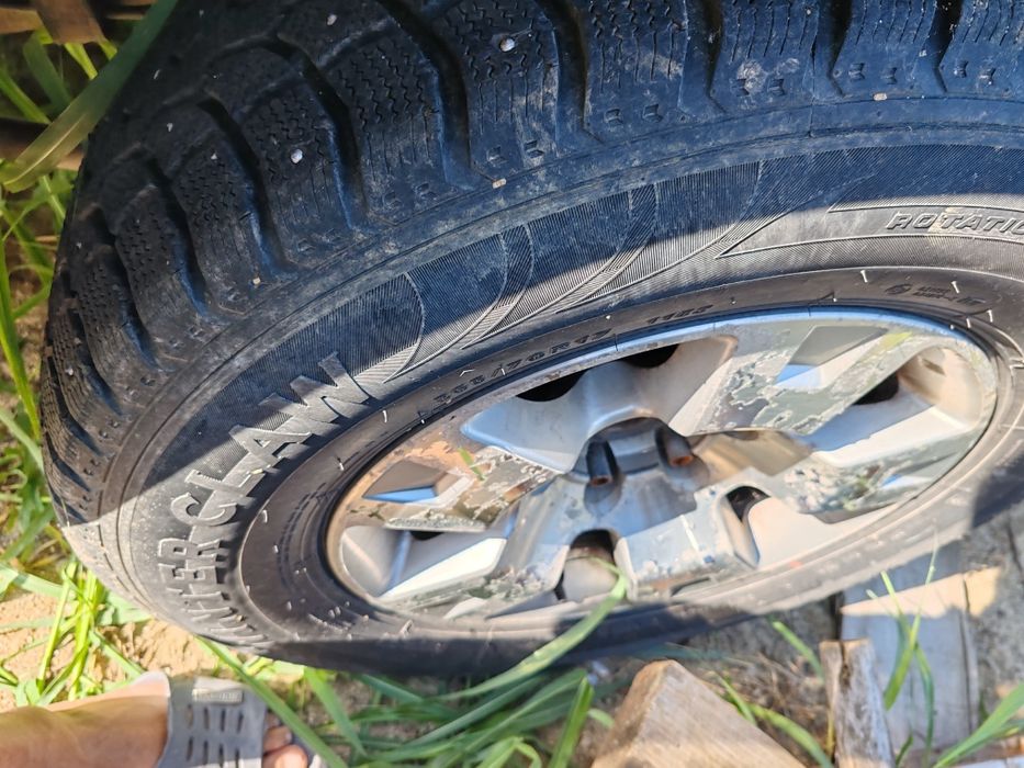 Jante plus anvelope 17 iarna cu ținte 6x139.7 off road