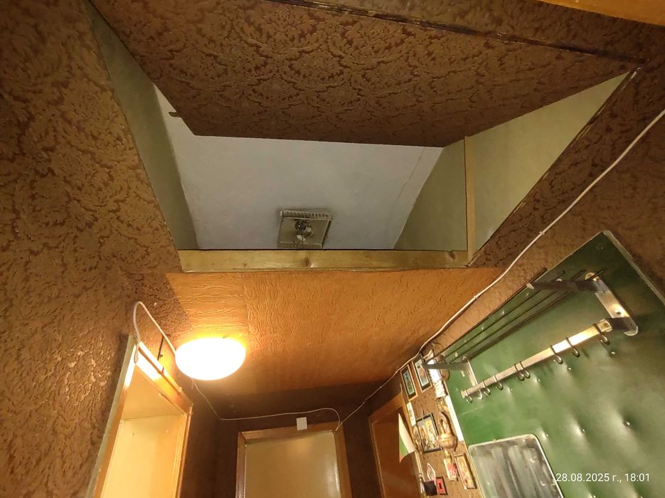 Продавам етаж от къща в Първомай