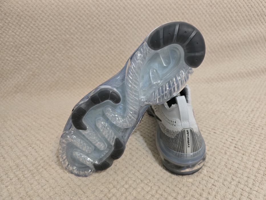 Nike vapormax nr 44 int 28 cm preț 350 lei