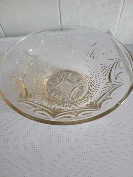 Продам блюдо тарелку