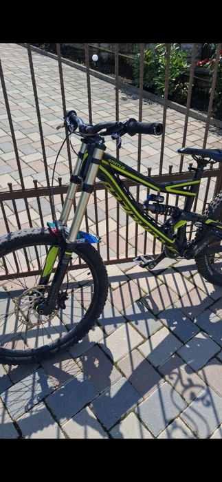 Specialized status2 2012 downhil, freeride.