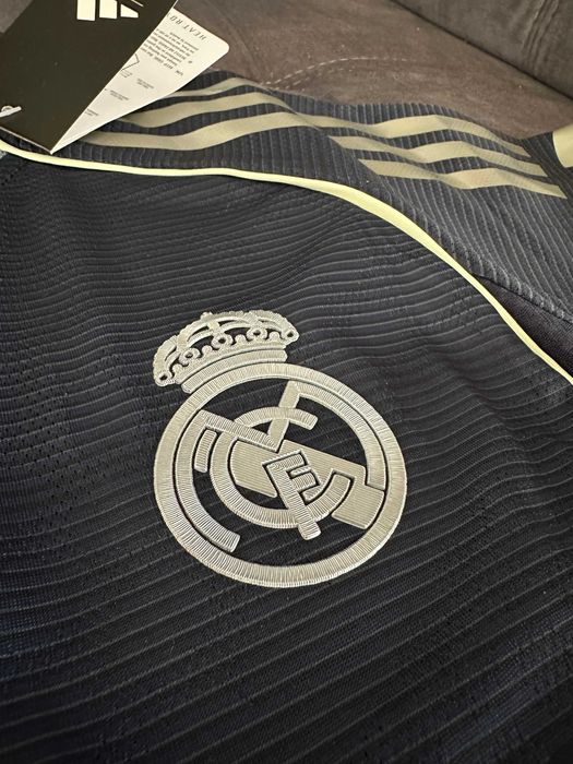 Оригинална Реал Мадрид Гост Тениска Сезон 2025/26