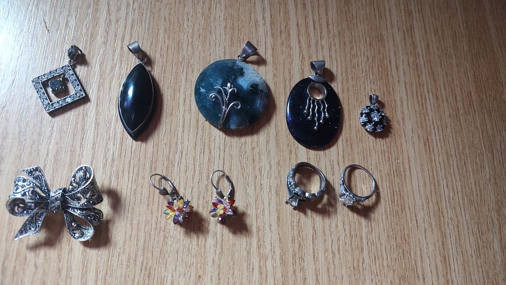 Vând bijuterii din argint