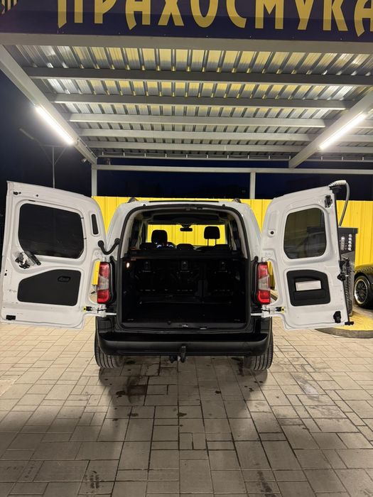 Peugeot Rifter първи собственик !