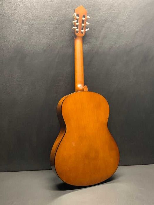 gitara srochni sotilade YAMAHA C40
srochni sotilade