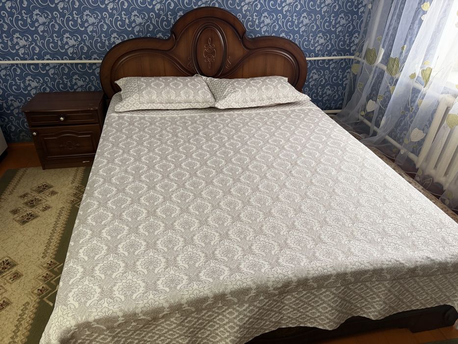 Продается кровать с комодом