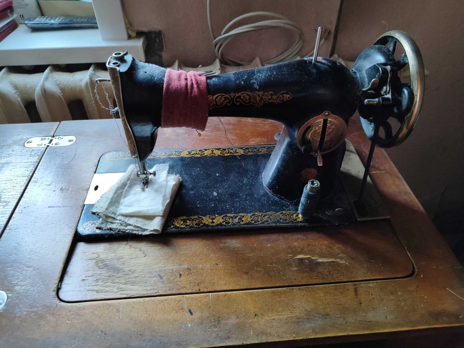 Швейная машинка б/у