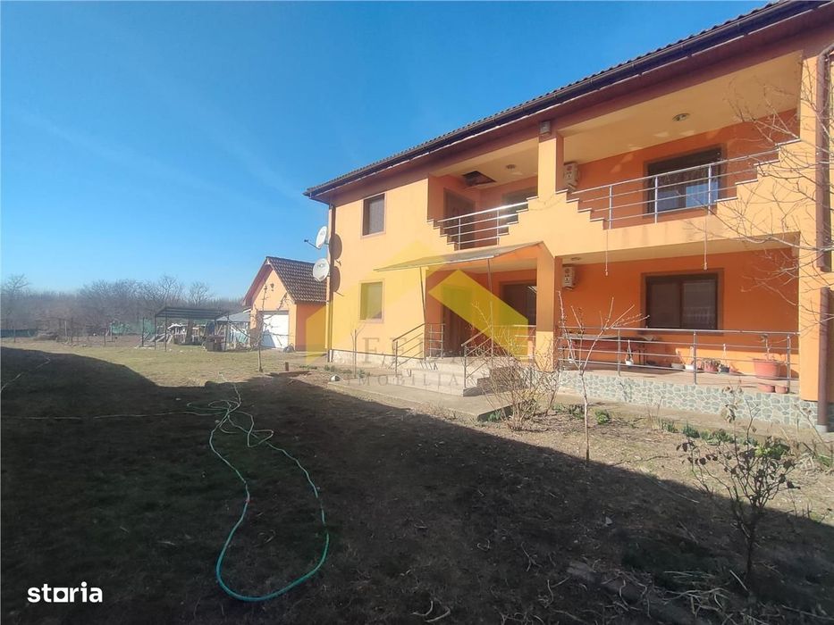 Casa cu etaj in Zadareni de vanzare