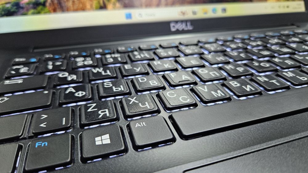 13.3" Ноутбук Dell Latitude 7390