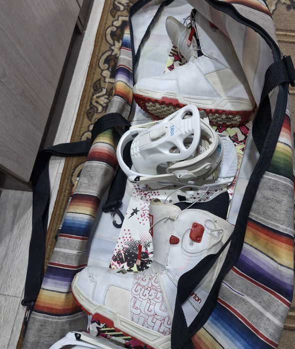 Продам сноуборд 137