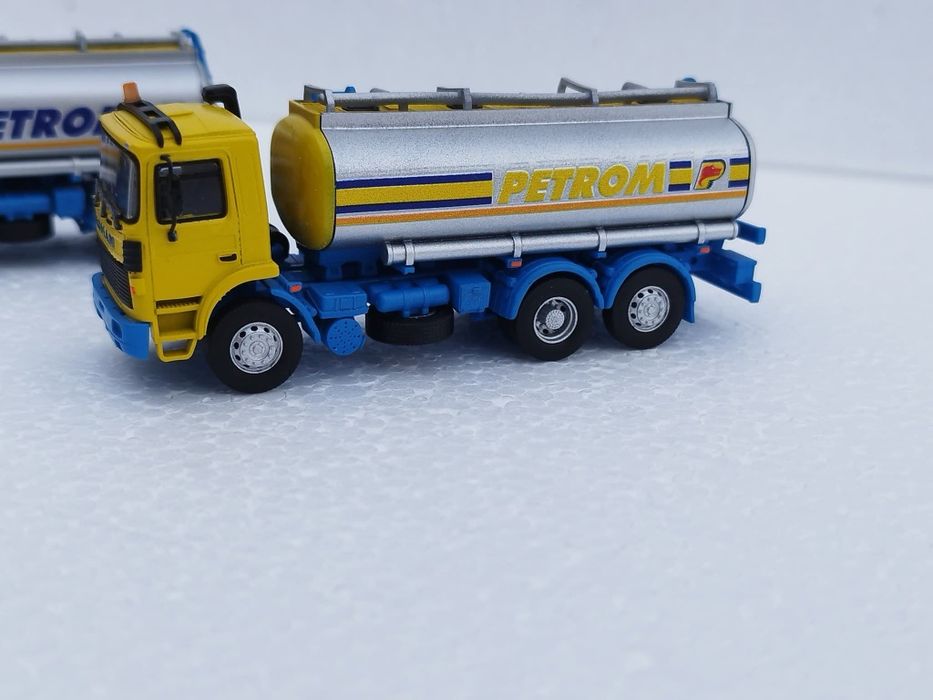 Set camioane Petrom scara HO macheta 1 87 trenulet diorama