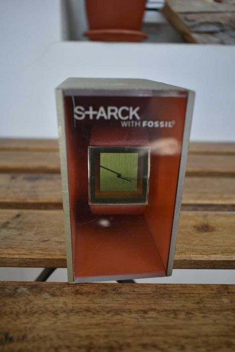 Часовници Fossil Starck и Quicksilver Baron