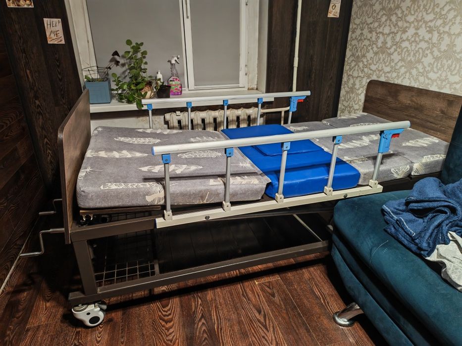 Продам функциональную медицинскую кровать