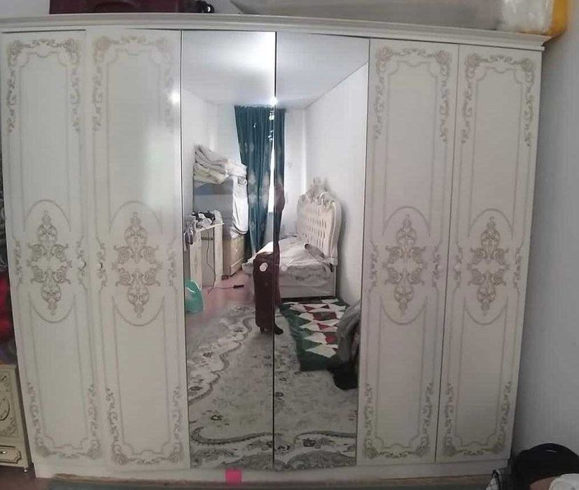 Спальный гарнитур