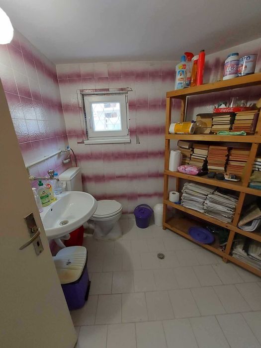 Дава се под наем Офис в Търговище, Център - 30 кв.м за 127.5 € - Снимка #2