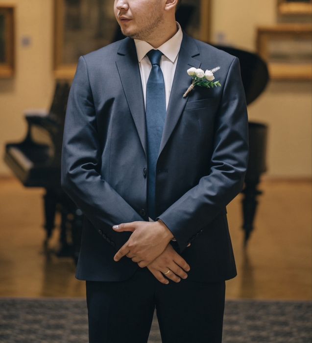 Продам классический костюм