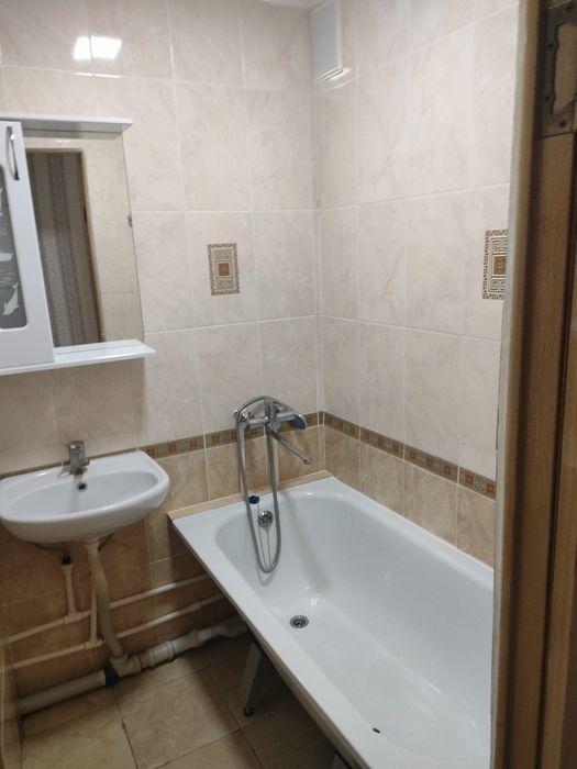 Продам 1комм квартиру