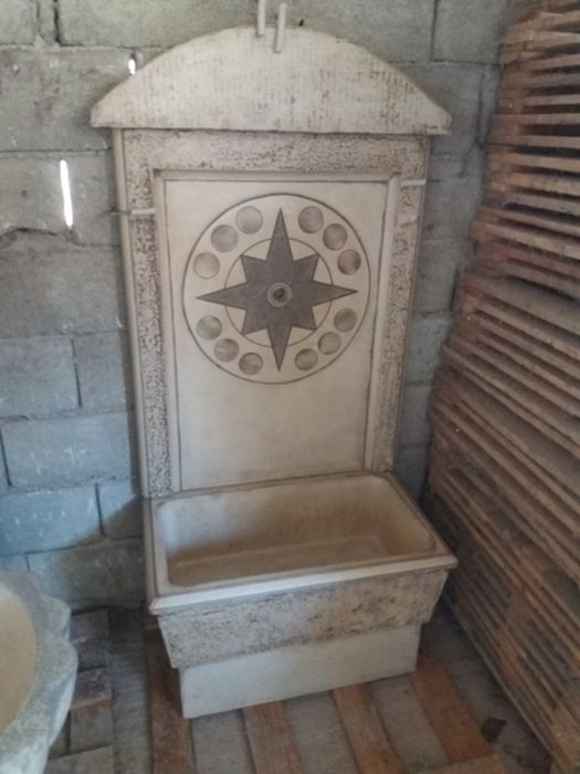 Градинска чешма за стена