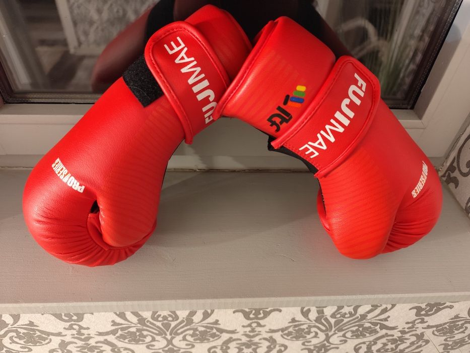Dobok Taekwondo și manusi